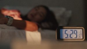 Früh aufstehen um jeden Preis? Schlafmediziner warnen