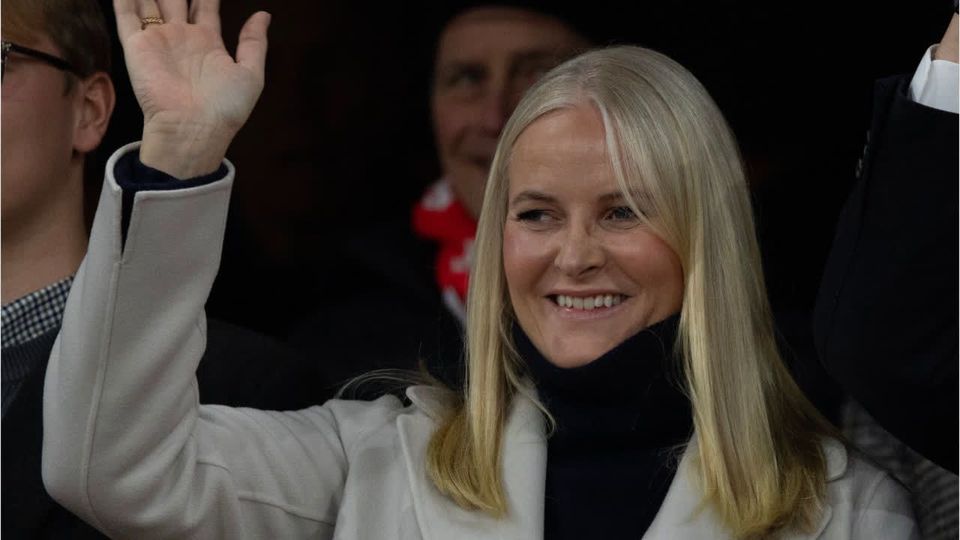 Darf Mette-Marit noch Königin werden?