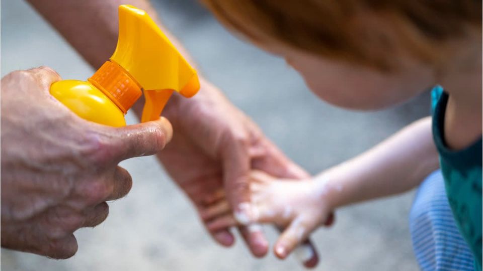 Sonnencreme belastet Kinder