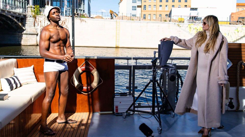 Erwartungsdruck & Nervosität: Die Models im Shooting-Crashkurs