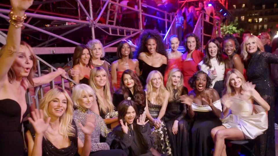 L’Oréal Le Défilé: Heidi Klum zelebriert Self-worth in Paris