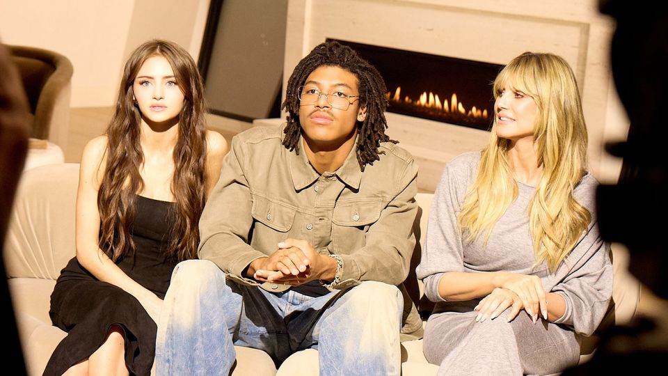 „Helikopter-Mutter“: Zwischen Schutzinstinkt & Model-Business