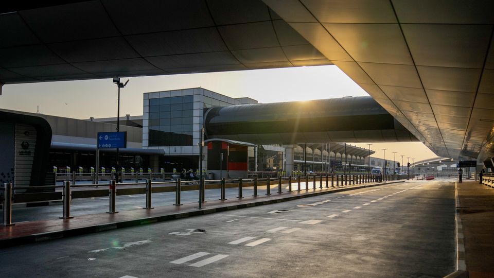 Zehntausende Deutsche warten auf Ausreise