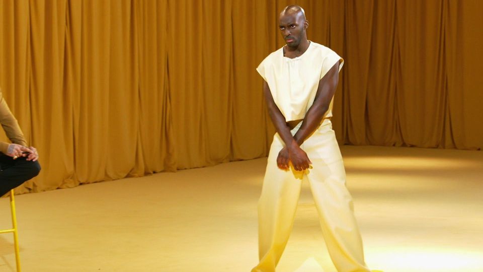 „Was war das hier vorne?“ Godfrey schießt den Vogel ab