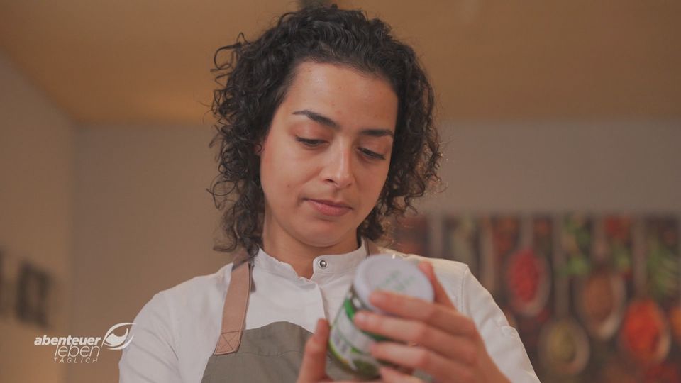 Dosenroulette: Was kocht die Köchin aus Asiens geheimen Konserven?
