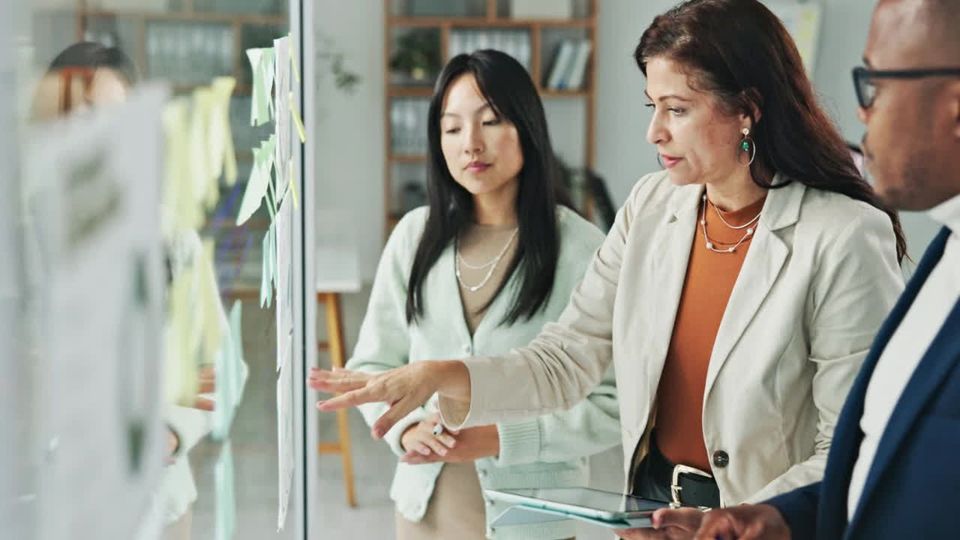 Studie: Mehr Frauen an der Spitze