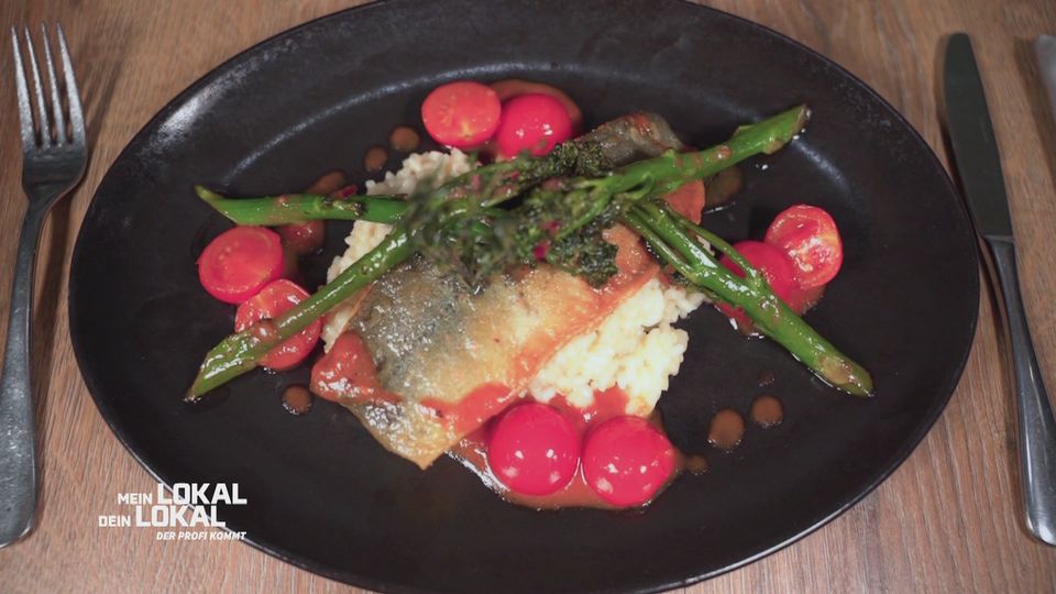 Gebratenes Saiblingsfilet auf cremigem Risotto