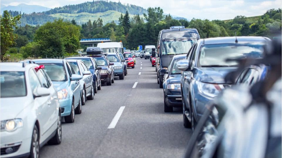Alpen-Gemeinde eröffnet Straße nur für Einheimische