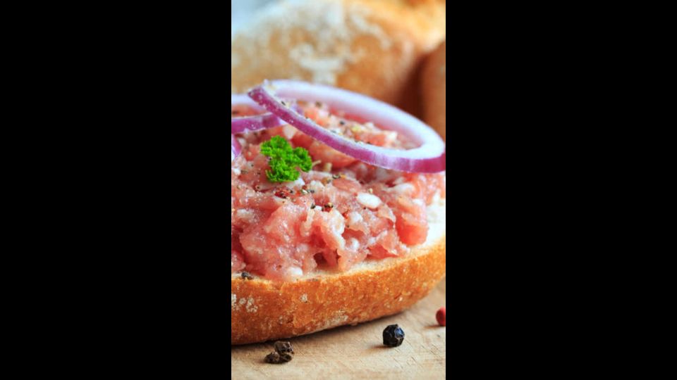 Salmonellen-Rückruf für Mettwurst