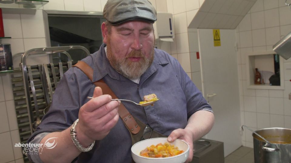 Von Emily Blunt bis Chris Hemsworth: Lieblingsgerichte der Stars im Test