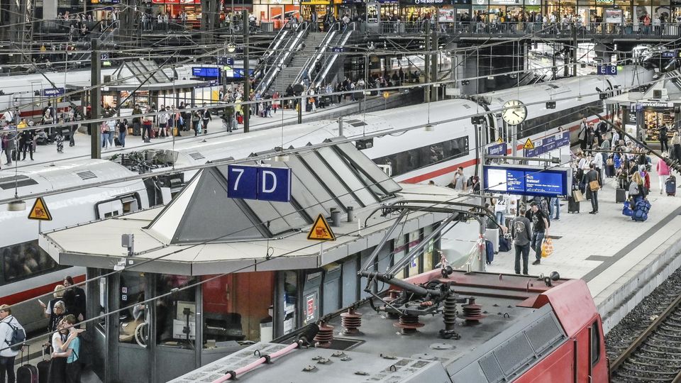 So will die Deutsche Bahn pünktlicher werden