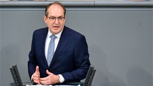 Dobrindt will Krisenvorsorge an Schulen