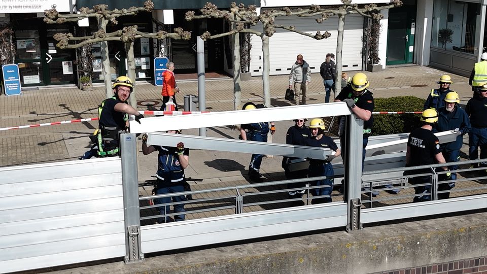 THW-Übung: Hochwasserschutz Emmerich