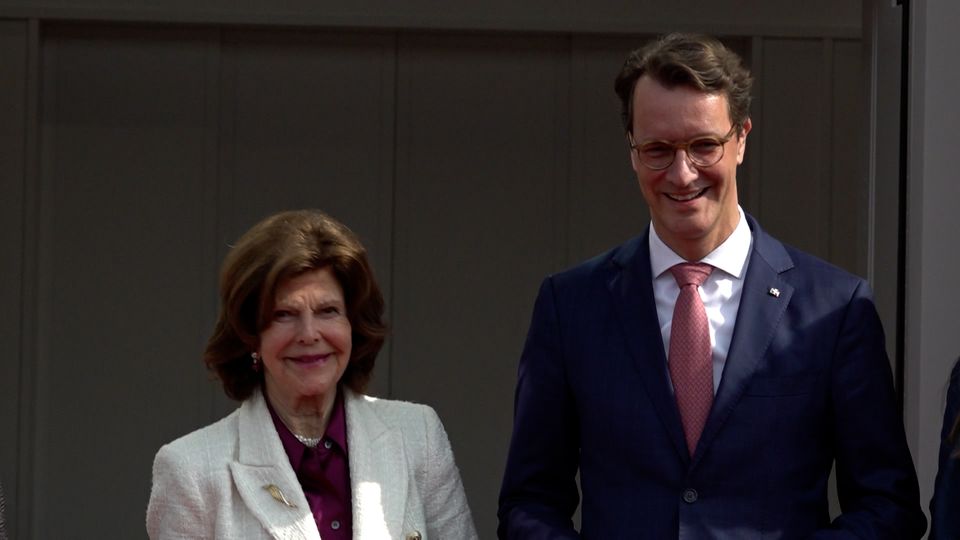 Königin Silvia besucht Staatskanzlei Düsseldorf