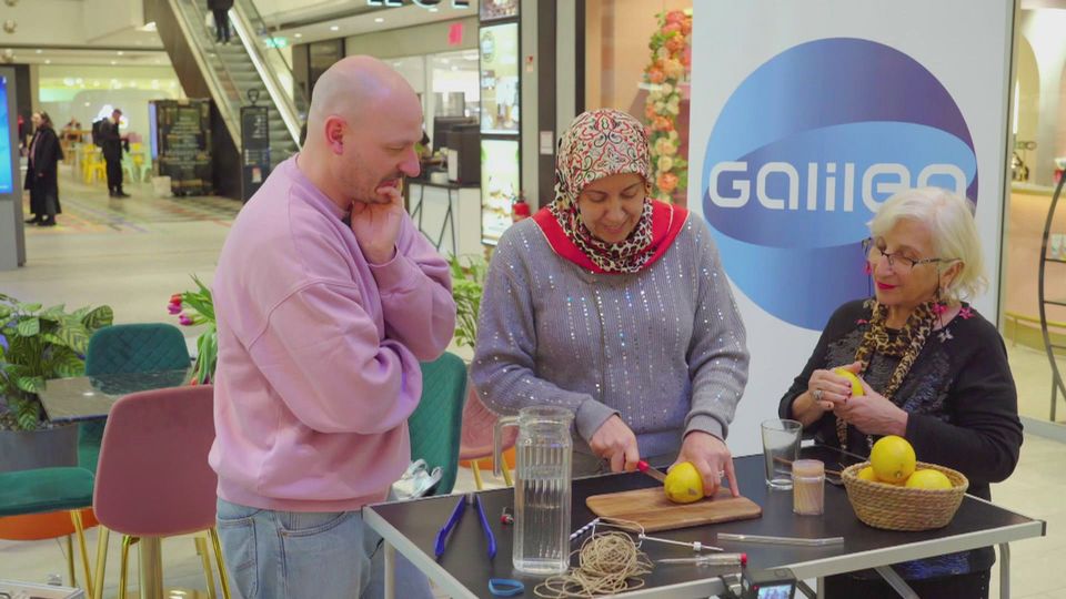 Fit für den Frühling: So bekommst Du den Saft aus der Zitrusfrucht!