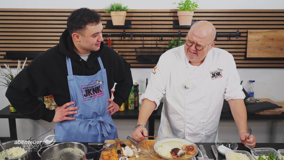 Koch-Challenge: Wer meistert Cevapcici & Djuvec-Reis?