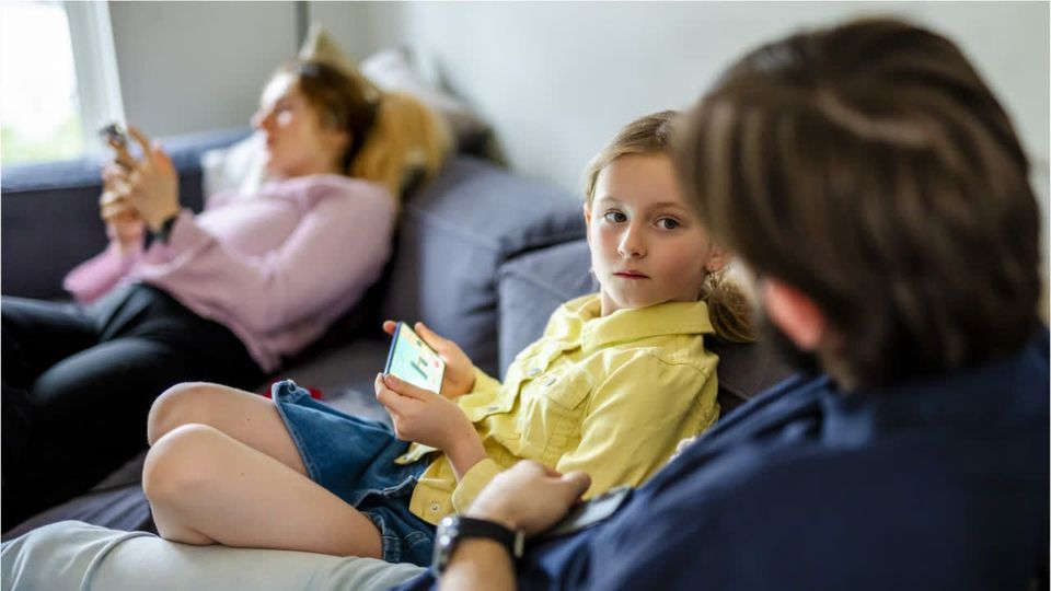 Social Media erst ab 13? Debatte läuft