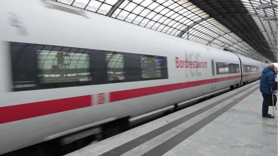 Wegen hoher Spritpreise: Forderung nach Bahn-Rabatten