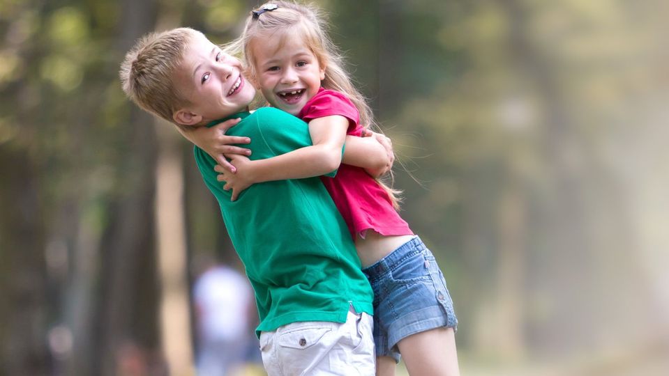 Tag der Geschwister weltweit gefeiert