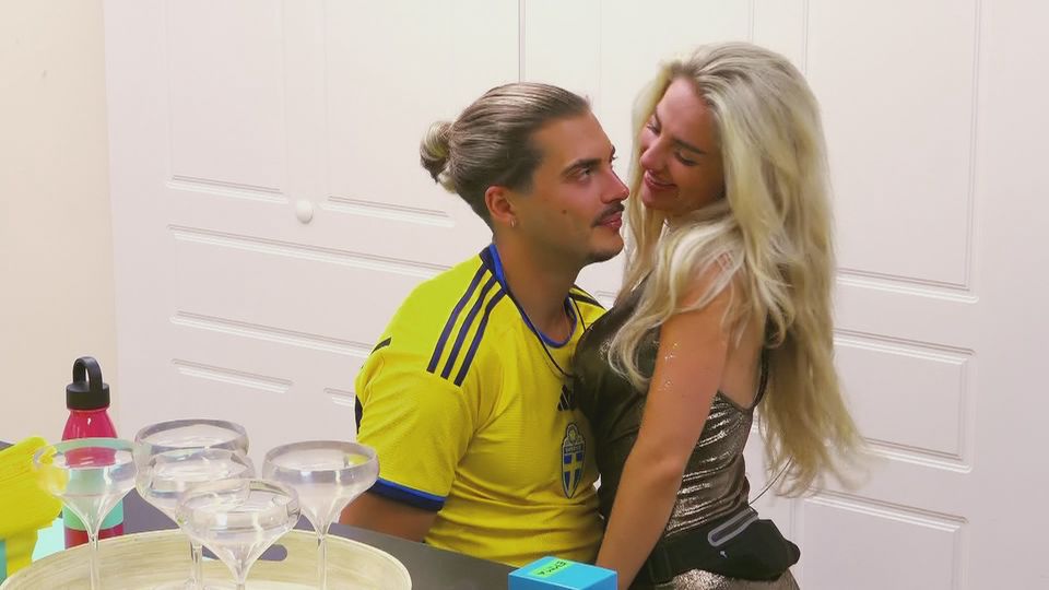 Emma und Tim auf Kuschelkurs