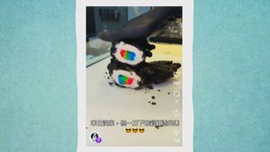 Schwarzes Äußeres, buntes Innenleben: Wie schmeckt Rainbow-Chicken?