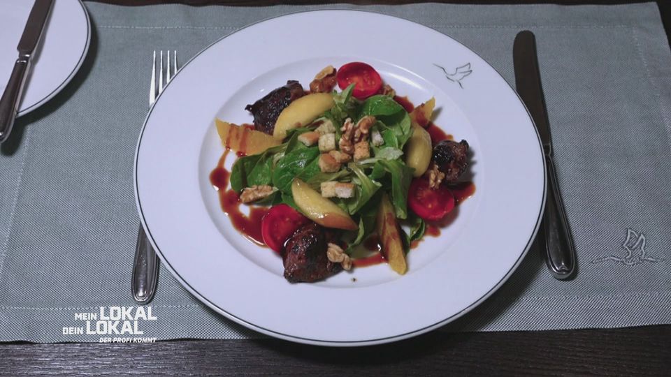 Fingerspitzengefühl beim Anbraten: Gänseleber mit glasierten Apfelspalten