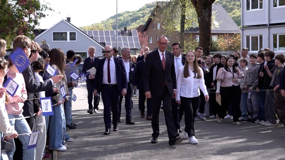 Bundeskanzler Merz besucht Marsberg