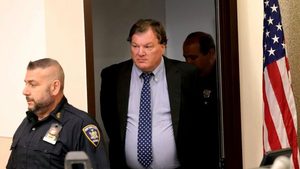 Papa hat Frauen in unserem Haus ermordet