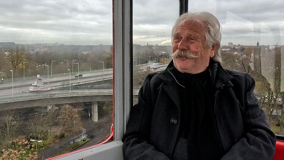 Henning Krautmacher in Kölner Seilbahn