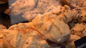 Aachen feiert Streuselbrötchen-Tag