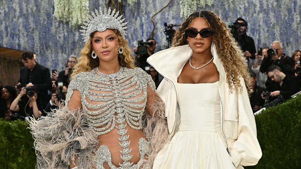 Star-Spektakel bei Met-Gala in New York