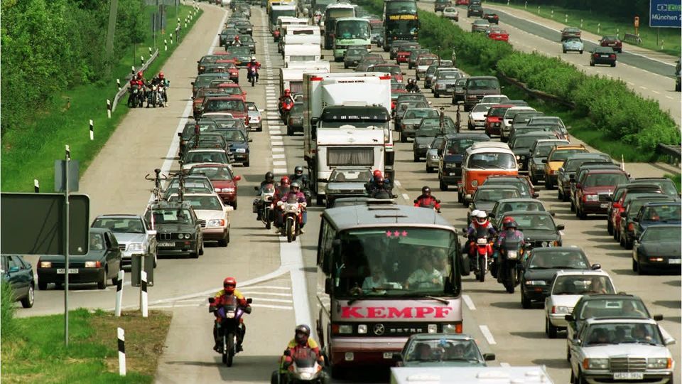 ADAC warnt: Rekord-Stau zu Himmelfahrt