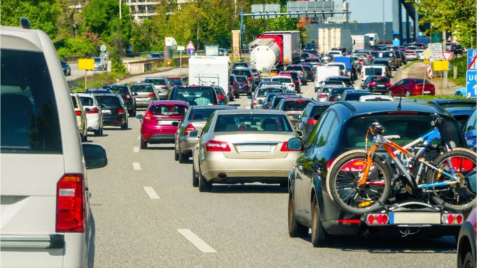 ADAC Stauprognose: Volle Straßen an Pfingsten