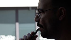 Immer mehr Jugendliche rauchen und vapen