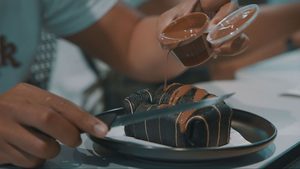 Crofa – Das virale Croissant-Sofa: Sieht gut aus oder schmeckt’s auch?