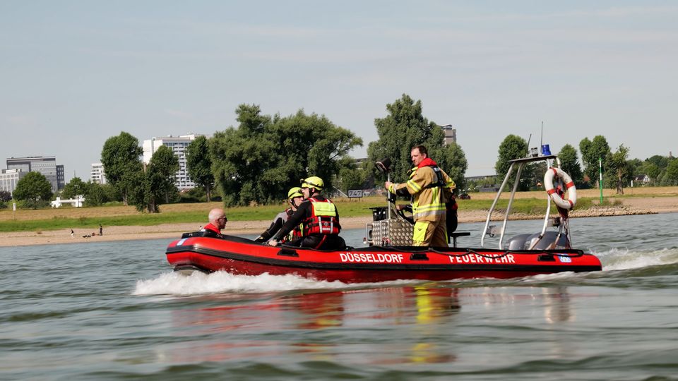 Sommerhitze in NRW: Feuerwehr warnt vor Baden im Rhein