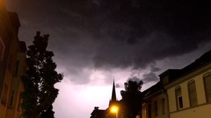 Hitzewelle und Gewitter in Deutschland