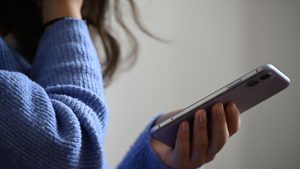 Warken will Suizid-Prävention stärken