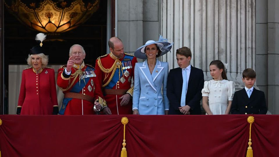 König Charles und Prinz William: So viel Steuern zahlen sie